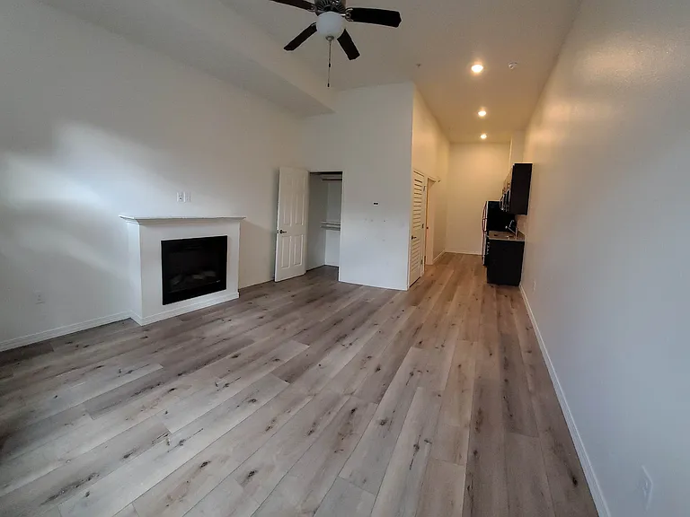Clark Apartments — Photo 21