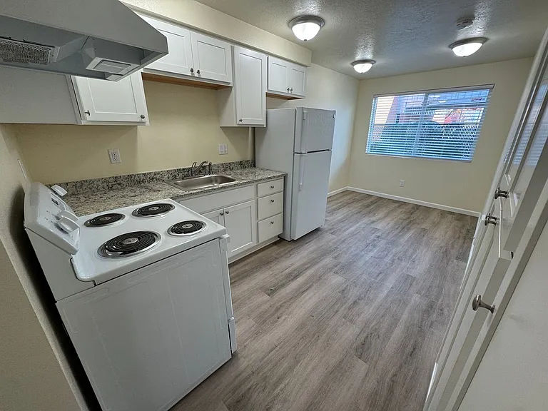 2215 Elm St SW — Photo 17