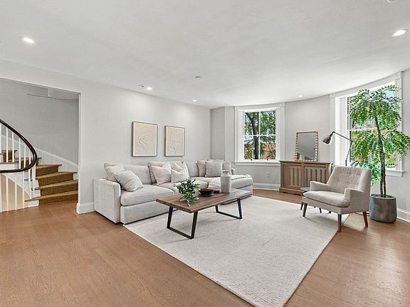 3rd image of 31 Bowdoin St APT 4