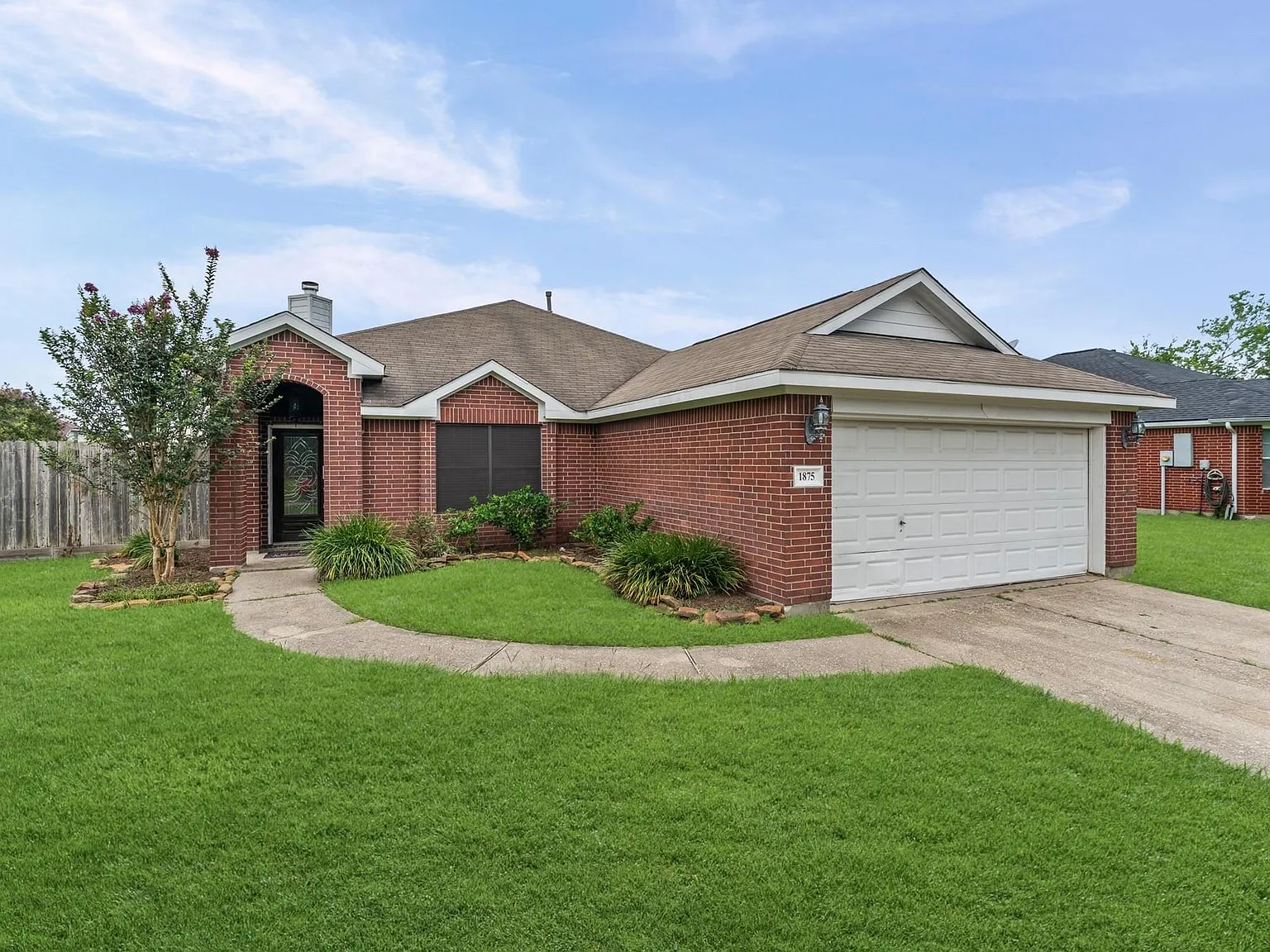 4 bed, 2.0 bath, 1785 sqft, $2,150 — Photo 2