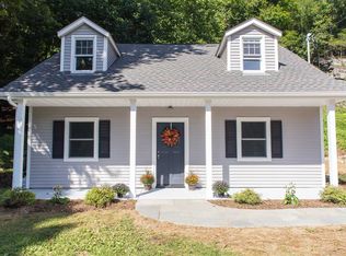 588 Shenandoah Rd, Hopewell Junction, NY 12533