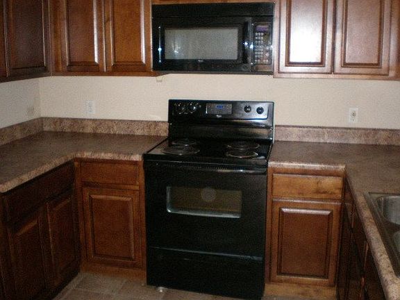 3rd image of 1918 Scarlet Oak Dr
