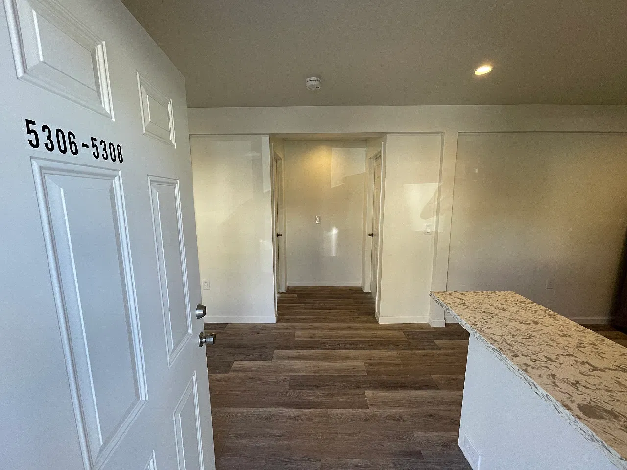 2 bed, 700 sqft, $2,700 — Photo 2