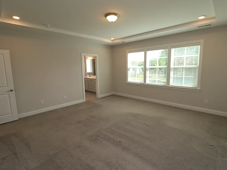 2936 Baronial St — Photo 35