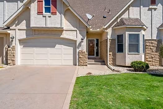 3rd image of 206 Stonebridge Ln