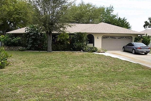 1st image of 2092 Lochmoor Cir