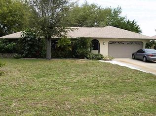 2092 Lochmoor Cir, North Fort Myers, FL 33903