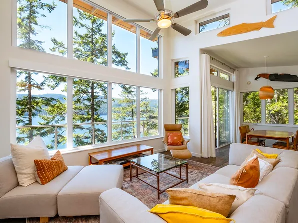 6815 Sandy Hook Trl, Sechelt, BC V7Z 0C9