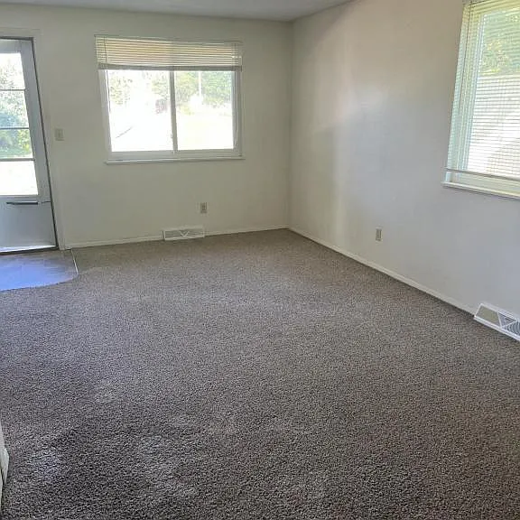 1217 Redwood Dr — Photo 7