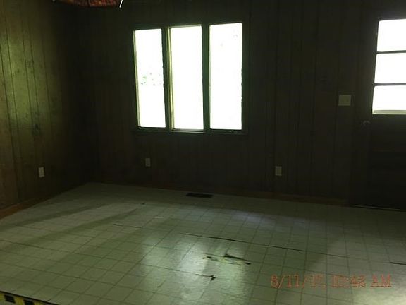 3rd image of 165 Lora Martin Ln