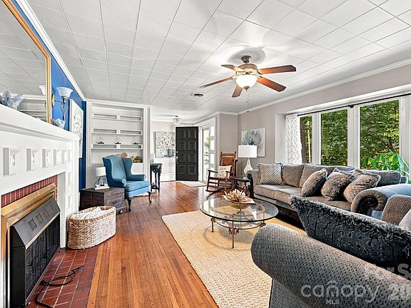 5th image of 310 Brook St