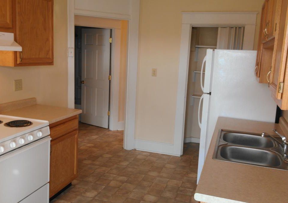 1st image of 1559 Broad St #4