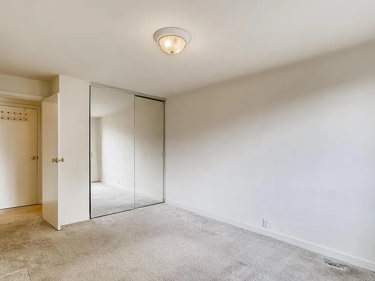 Skyline House — Photo 14