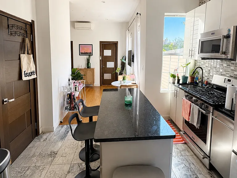 738 Humboldt St #3 — Photo 6