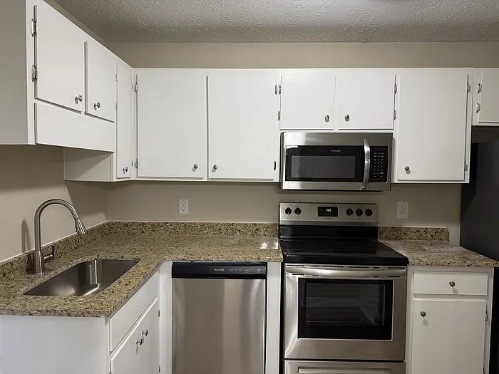 2 bed, 2.0 bath, 1120 sqft, $1,350 — Photo 3