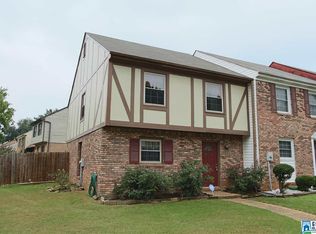 712 Cahaba Manor Trl, Pelham, AL 35124