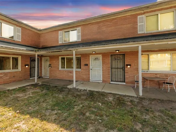 4889 Banbury Ct APT 7, Warrensville Heights, OH 44128