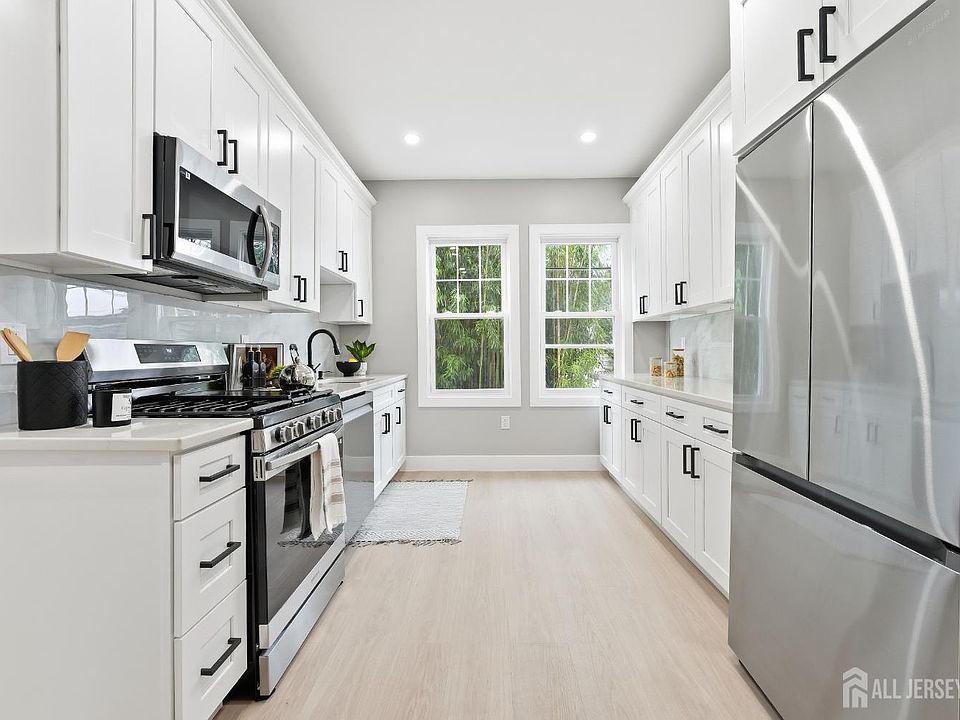 1st image of 212 Montgomery St #A