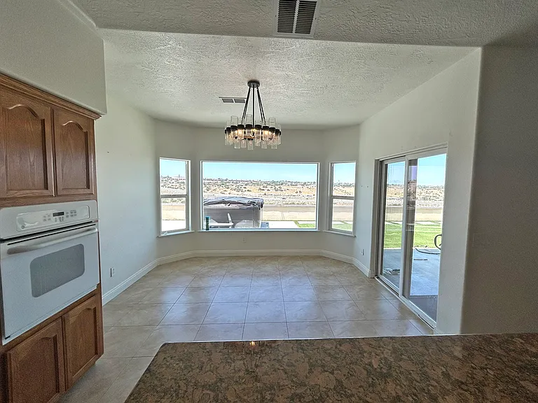 7146 Amanda Way — Photo 6