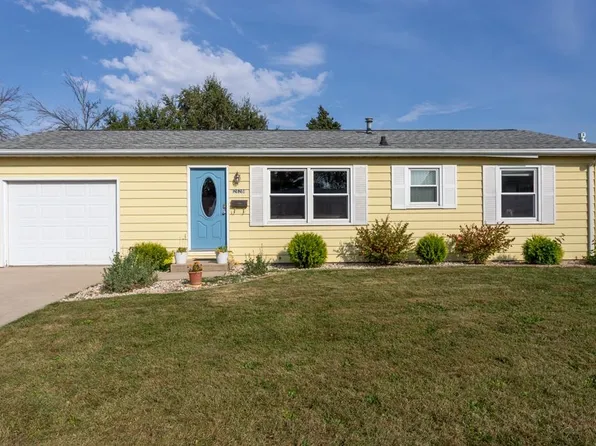 2628 Dove St, Dubuque, IA 52002