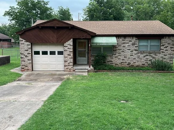 1506 NW 7th St, Lindsay, OK 73052