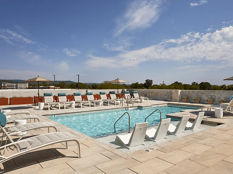 Vista At Councill Square — Photo 3