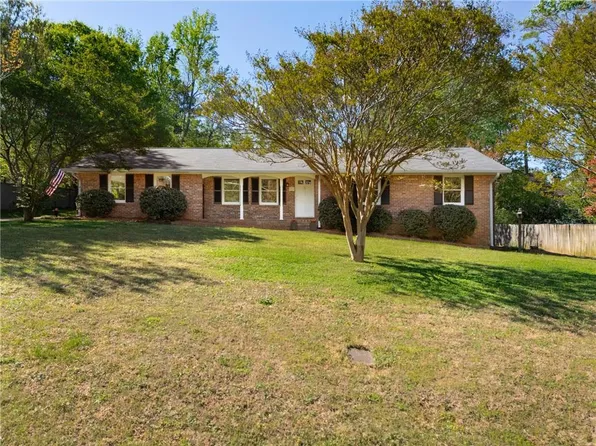 2800 Idlewood Dr, Roswell, GA 30062