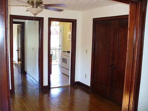 2 bed, 1000 sqft, $1,399 — Photo 4
