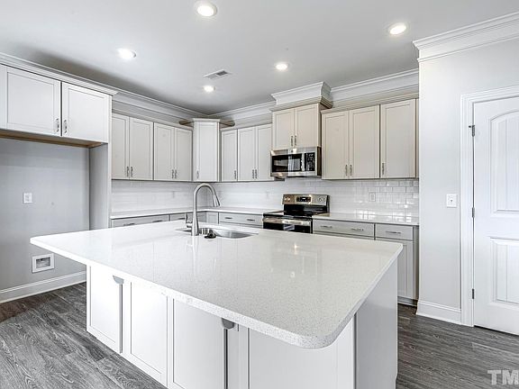4th image of 112 Clear Creek Cir