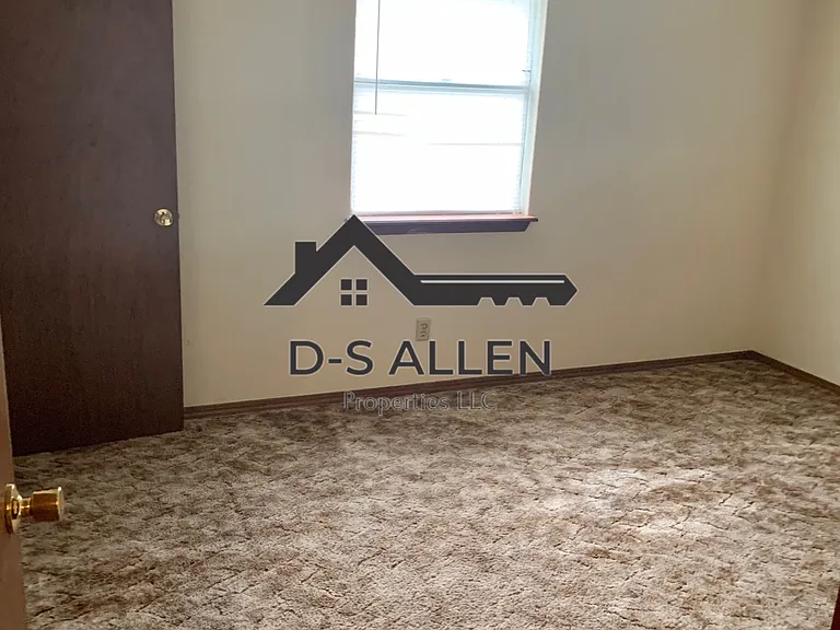 512 W Idaho Ave — Photo 9
