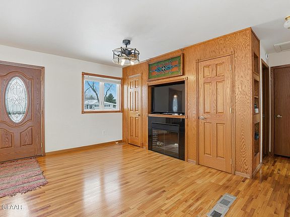 3rd image of 535 7th Ave SE