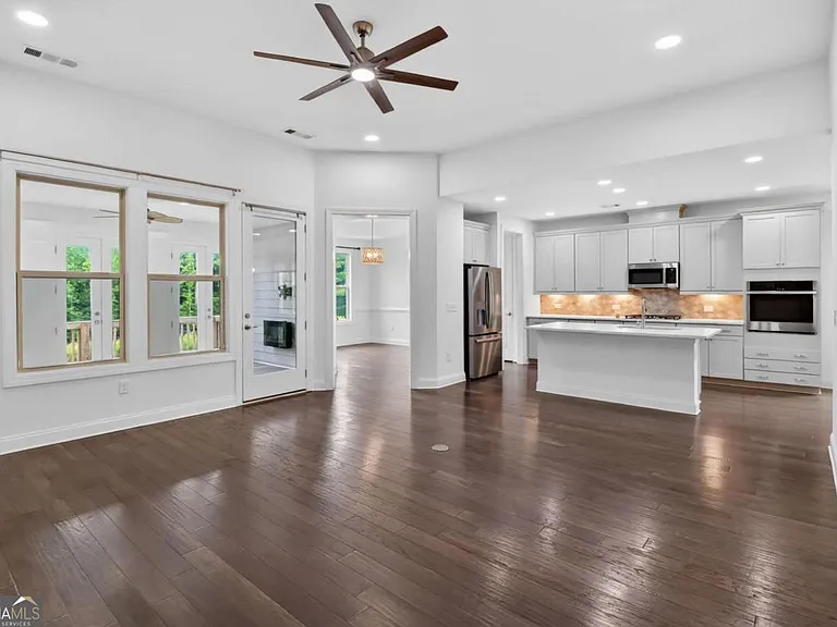 408 Cottonwood Cir — Photo 10
