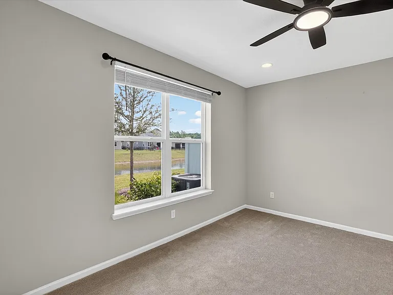 698 Cherry Elm Dr — Photo 18