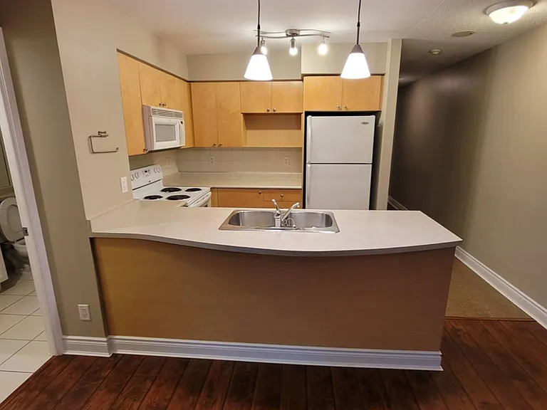 18 Yonge St #2714 — Photo 9