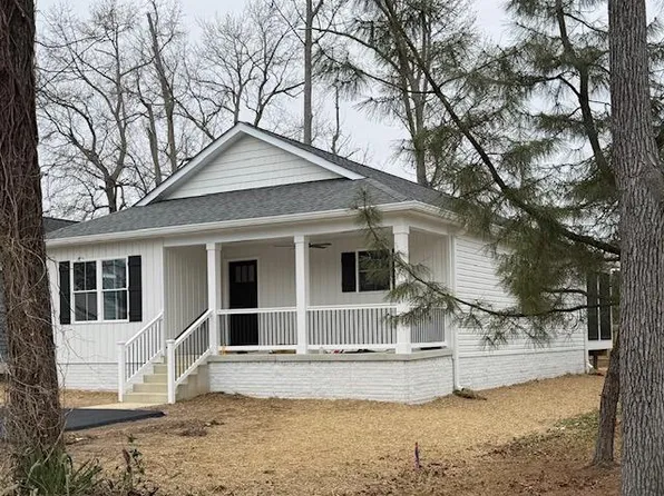 141 9th St, Colonial Beach, VA 22443