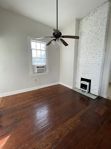 1202 Marengo St #A Photo 1