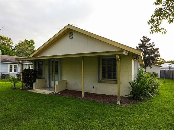 3rd image of 814 Illinois Ave