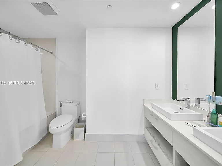 45 SW 9th St #3909 — Photo 22
