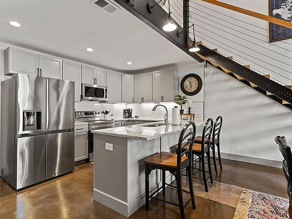 FULLY FURNISHED Kitchen