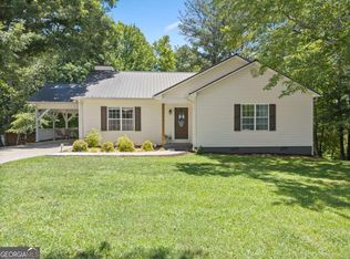 18 Chickasaw Trl, Cleveland, GA 30528