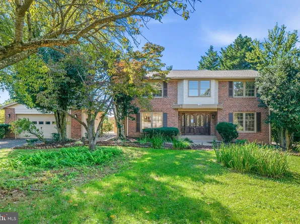 1600 Charnita Ct, Vienna, VA 22182