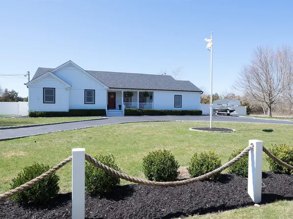 525 Rocky Point Rd, East Marion, NY 11939