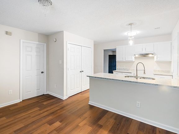 5th image of 4567 Addington Dr