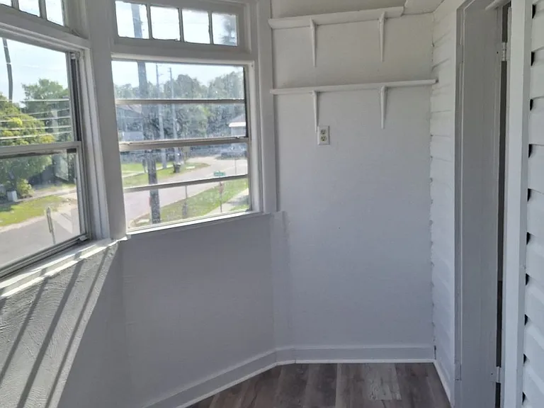 507 Sumner St — Photo 5