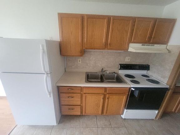 3rd image of 2222 32nd St S APT 26
