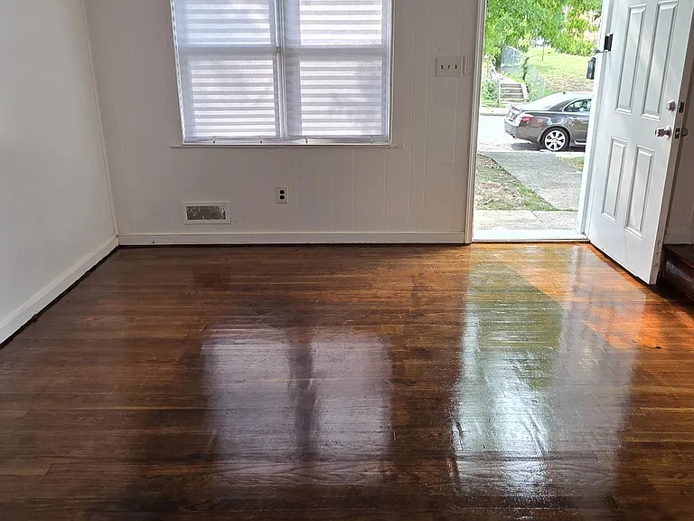 1005 Cameron Rd — Photo 1