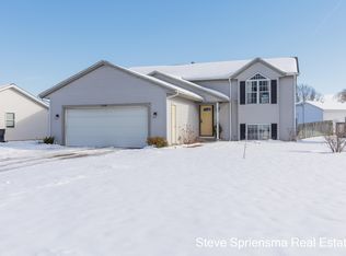 6248 Plainview Dr, Hudsonville, MI 49426