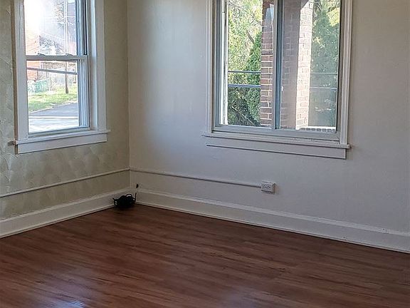 1165 Paulson Living Room 3