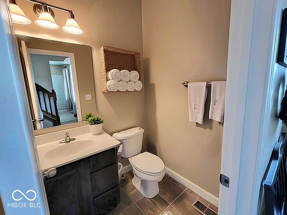 5th image of 908 N Wild Pine Dr