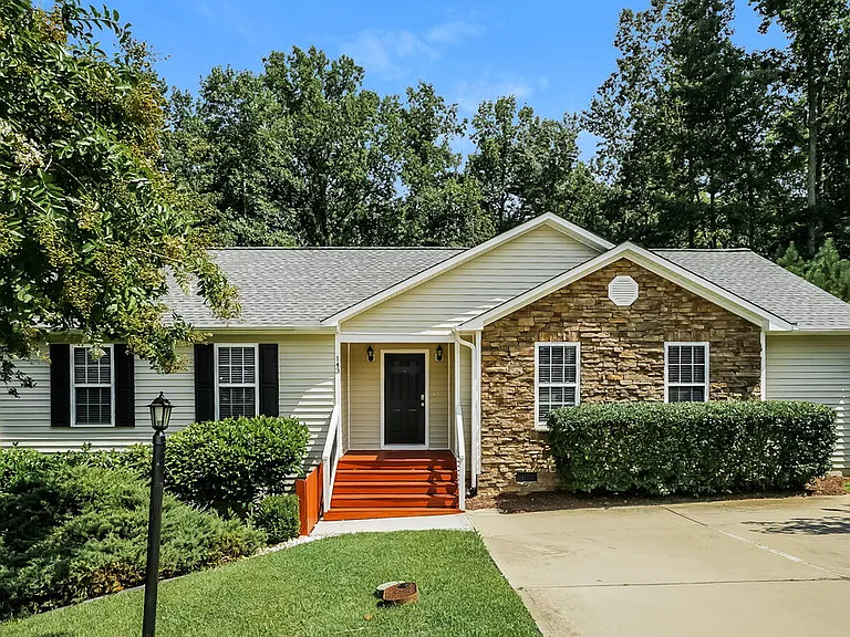 143 Locket Dr — Photo 1